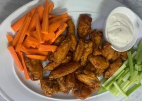 طريقة عمل أجنحة الدجاج بصوص البافلو