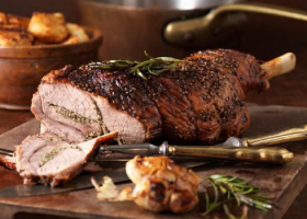 طريقة عمل فخذة خروف مشوية بالفرن