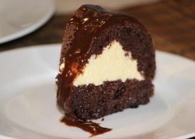 طريقة عمل كيكة الشوكولاتة بالآيس كريم