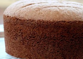 طريقة عمل الكيكة الاسفنجية بالشوكولاتة