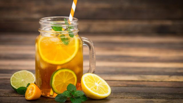 طريقة عمل آيس تي بالليمون