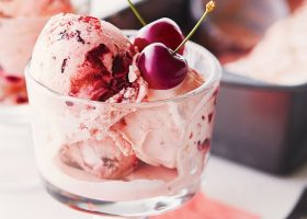 طريقة عمل آيس كريم بالكرز