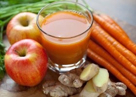 طريقة عمل عصير التفاح مع الجزر