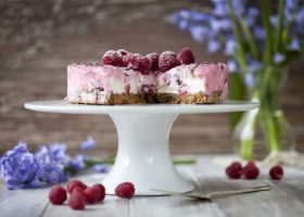 طريقة عمل تشيز كيك بالتوت