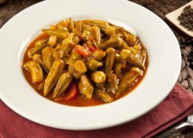 طريقة عمل بامية بالطماطم للرجيم