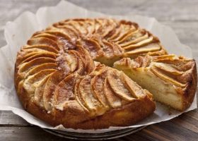 طريقة عمل كيك التفاح مع القرفة