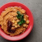 طريقة عمل حمص بالطحينة والطماطم المجففة