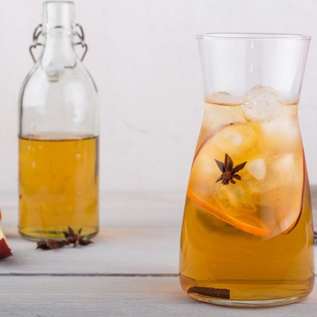 طريقة عمل عصير التفاح بالتوابل