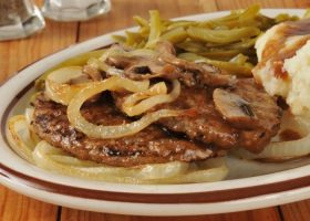 طريقة عمل ستيك لحم بالبصل