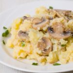 طريقة عمل بطاطس بوريه بالفطر