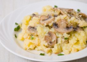 طريقة عمل بطاطس بوريه بالفطر