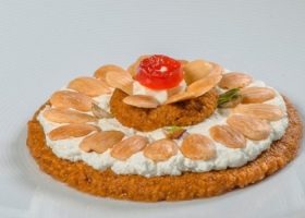 طريقة عمل مفروكة لوز بالقشطة