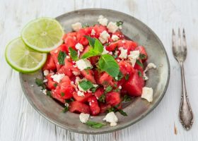 طريقة عمل سلطة البطيخ بالجبن الأبيض للرجيم