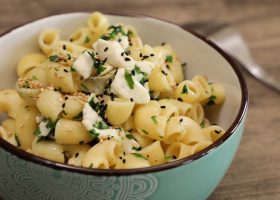 طريقة عمل مكرونة بالجبنة البيضاء
