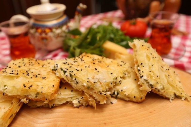 طريقة عمل برك بالجبنة