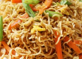 طريقة عمل نودلز كوري بالخضار