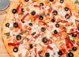 طريقة عمل البيتزا السريعه بدون تخمير