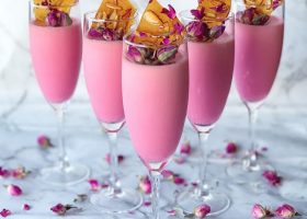 طريقة عمل مهلبية الورد بالكروكان