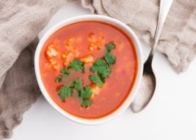 طريقة عمل شوربة الشوفان بالدجاج والطماطم