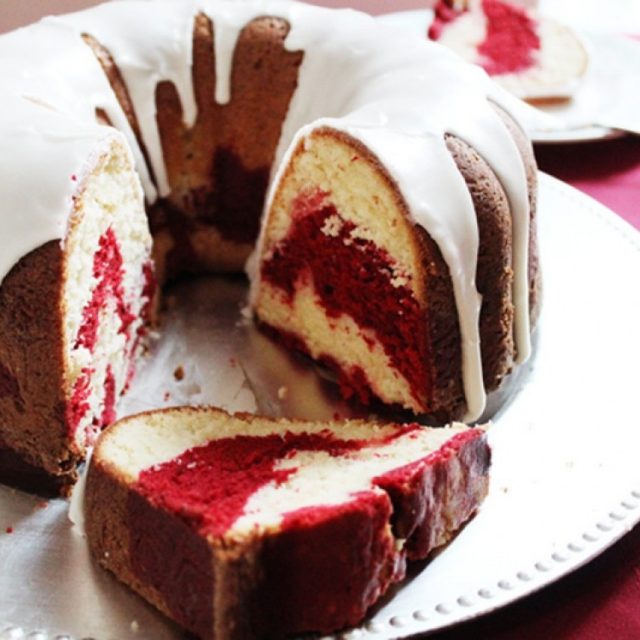 طريقة عمل كيكة الماربل الحمراء