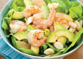 طريقة عمل سلطة الروبيان بالأفوكادو