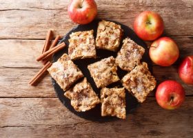 طريقة عمل براونيز صحي بالتفاح