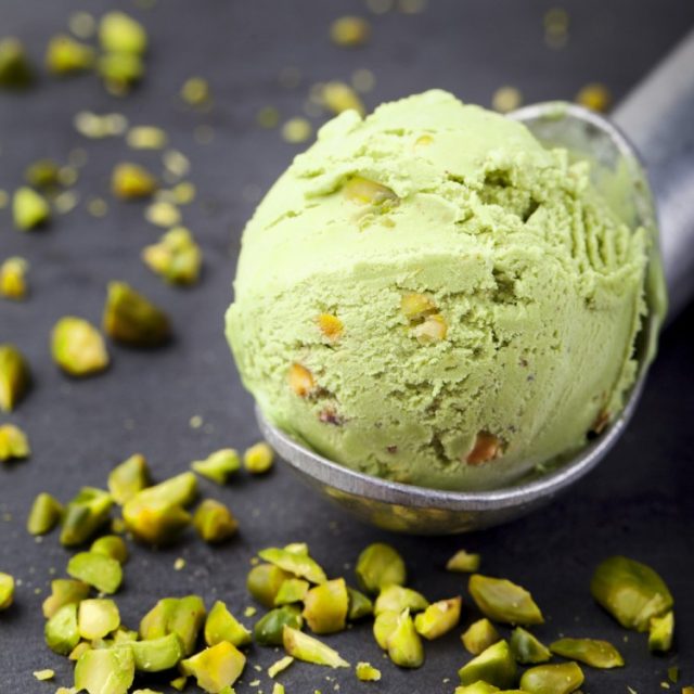 طريقة عمل آيس كريم بالقشطة