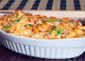 طريقة عمل مكرونة الدجاج بالبشاميل