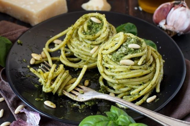 طريقة عمل باستا بصلصة الريحان