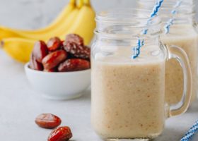 طريقة عمل كوكتيل التمر والموز