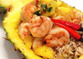 طريقة عمل الجمبري بالأناناس