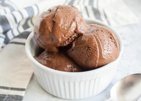 طريقة عمل آيس كريم الشوكولاتة