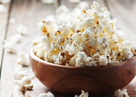 طريقة عمل الفشار بدون زيت