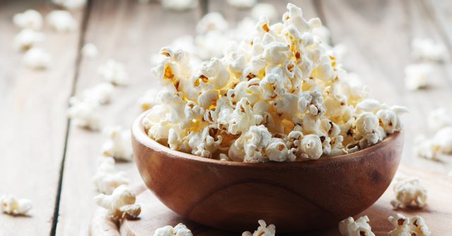 طريقة عمل الفشار بدون زيت