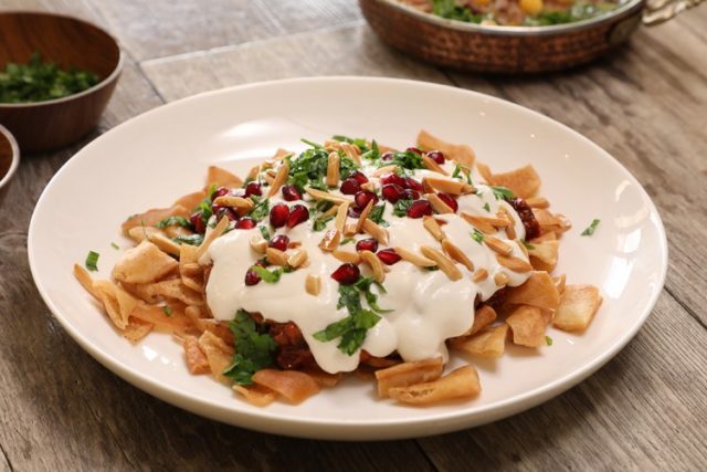 طريقة عمل فتة الباذنجان بدبس الرمان