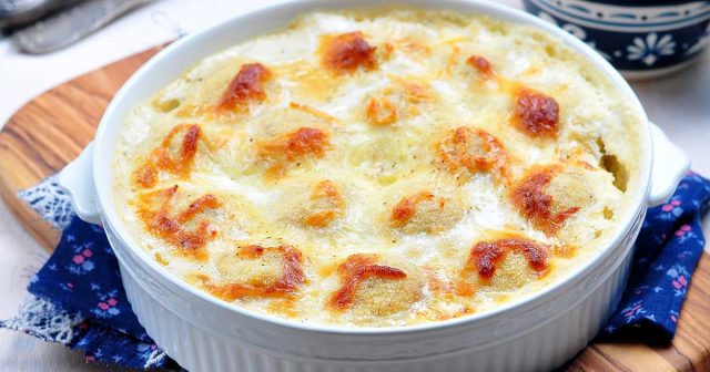 طريقة عمل صينية الدجاج بالبطاطس والجبن