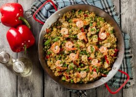 طريقة عمل باييلا بثمار البحر