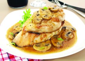 طريقة عمل سمك فيليه مع صلصة المشروم دايت