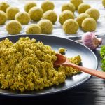 طريقة عمل عجينة الفلافل الفلسطينية