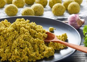 طريقة عمل عجينة الفلافل الفلسطينية