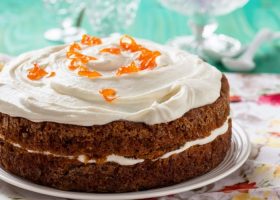 طريقة عمل كيكة الجزر بتغليفة الجبن الكريمي