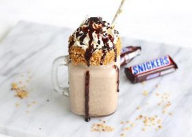 طريقة عمل ميلك شيك السنكرز