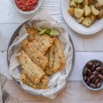 طريقة عمل فيليه السمك المقلي مع الثوم والأعشاب