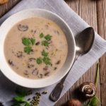 طريقة عمل شوربة المشروم بدون كريمة