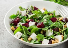 طريقة عمل سلطة الشمندر بالجرجير