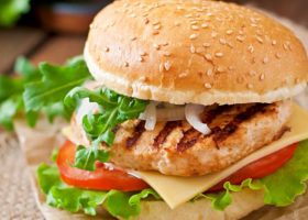 طريقة عمل برجر دجاج مشوي