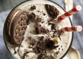 طريقة عمل ميلك شيك اوريو بدون ايس كريم