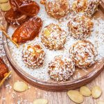 طريقة عمل كرات التمر بجوز الهند