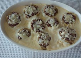 طريقة عمل أرضي شوكي بالكريمة