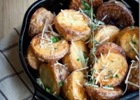 طريقة عمل البطاطس المقرمشة المشوية